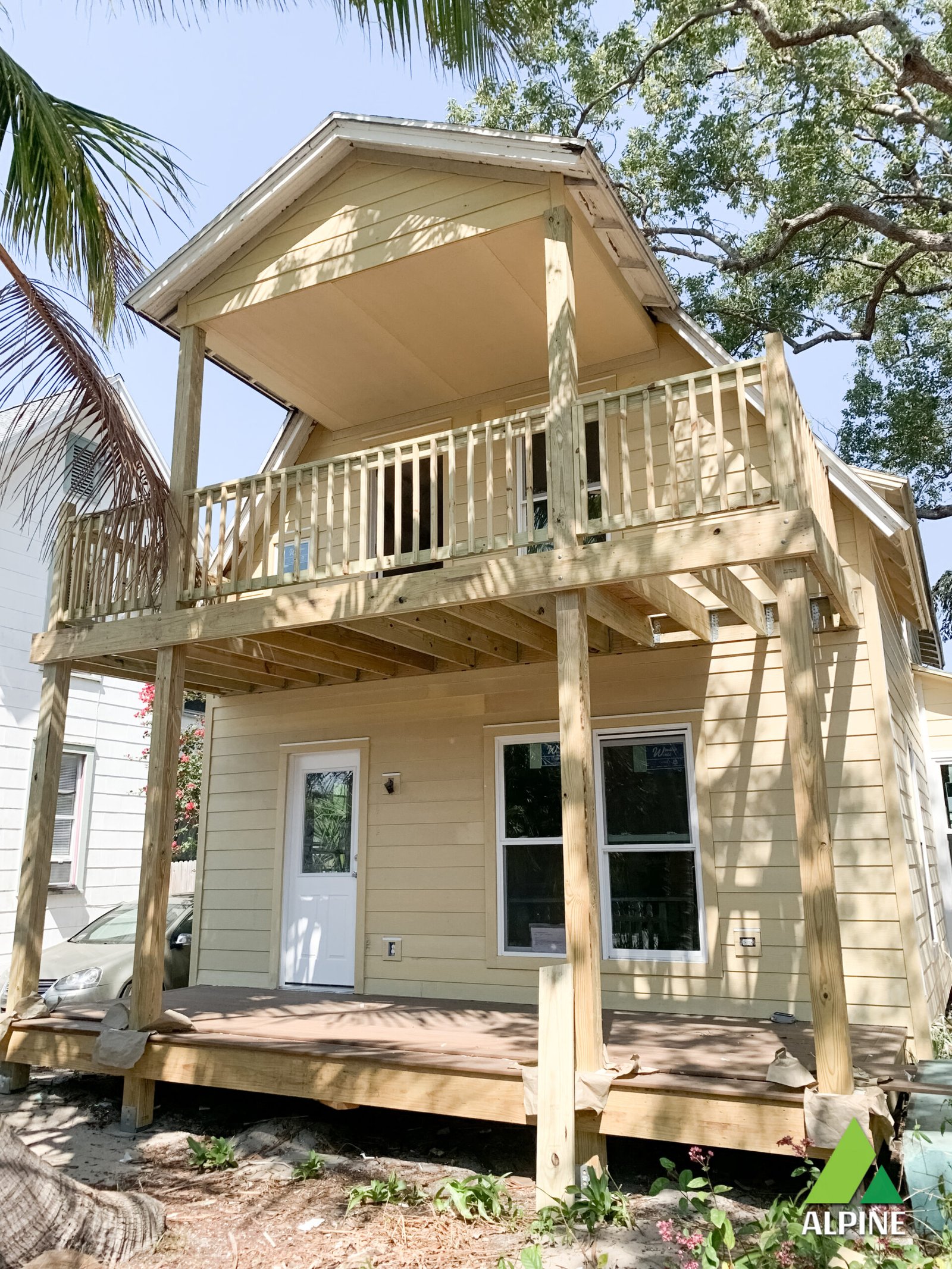Alpine technician performing certified mold removal in Belleair Beach home