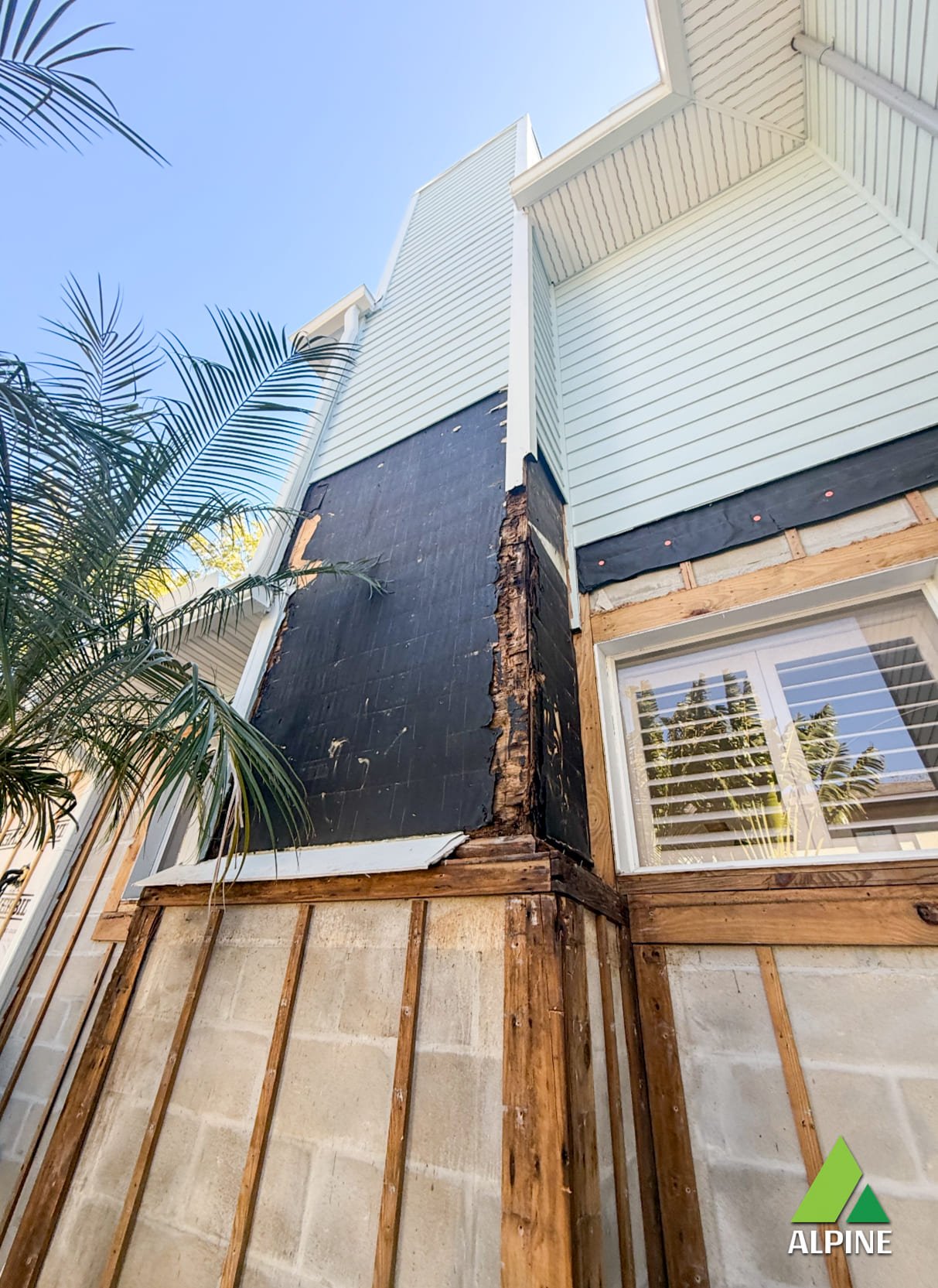 contractor building modern apartment complex in Clearwater Florida