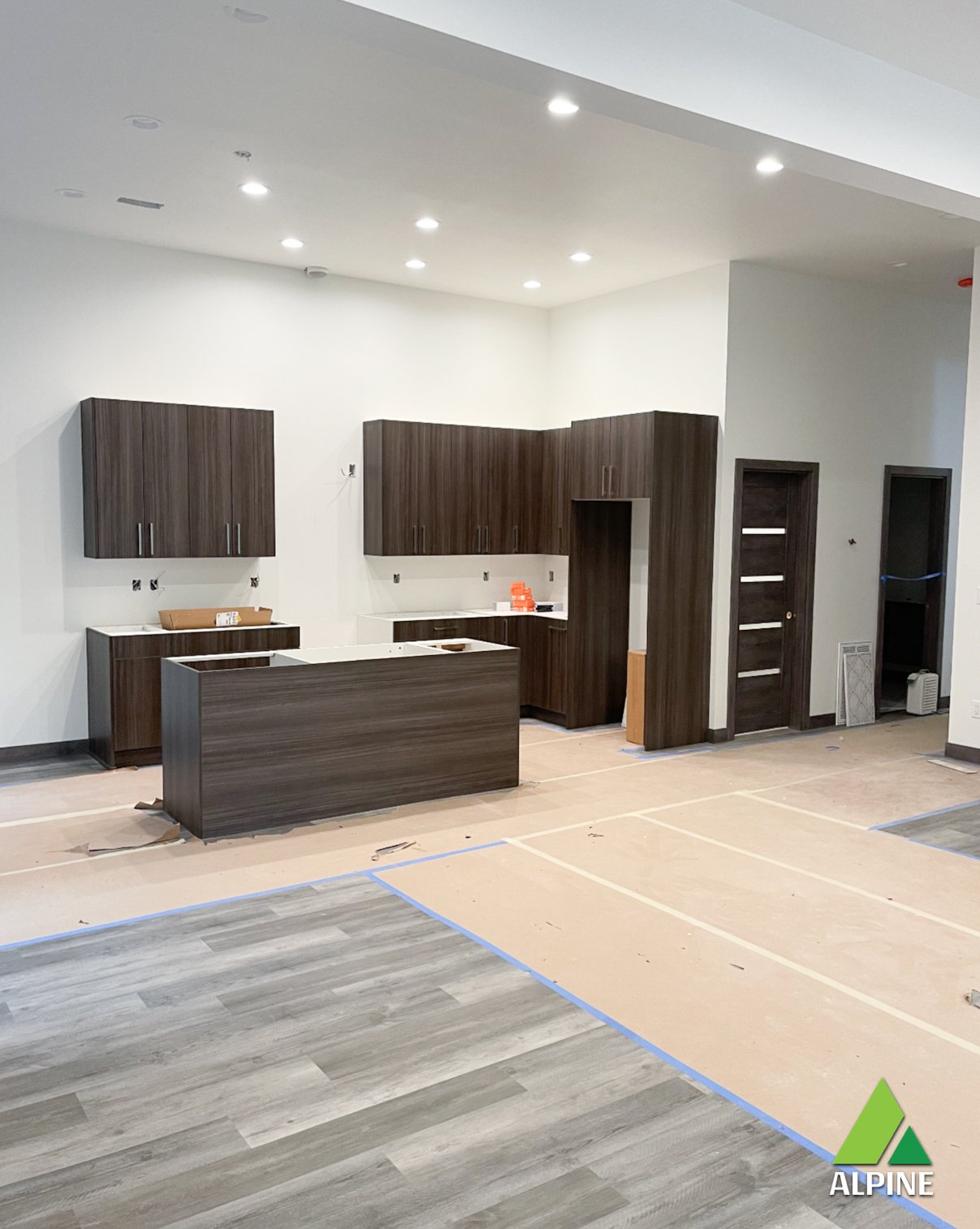 Water damage restoration services in Belleair Beach home by Alpine Contracting contractor